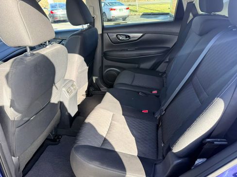 Used 2019 Nissan Rogue SV image 22