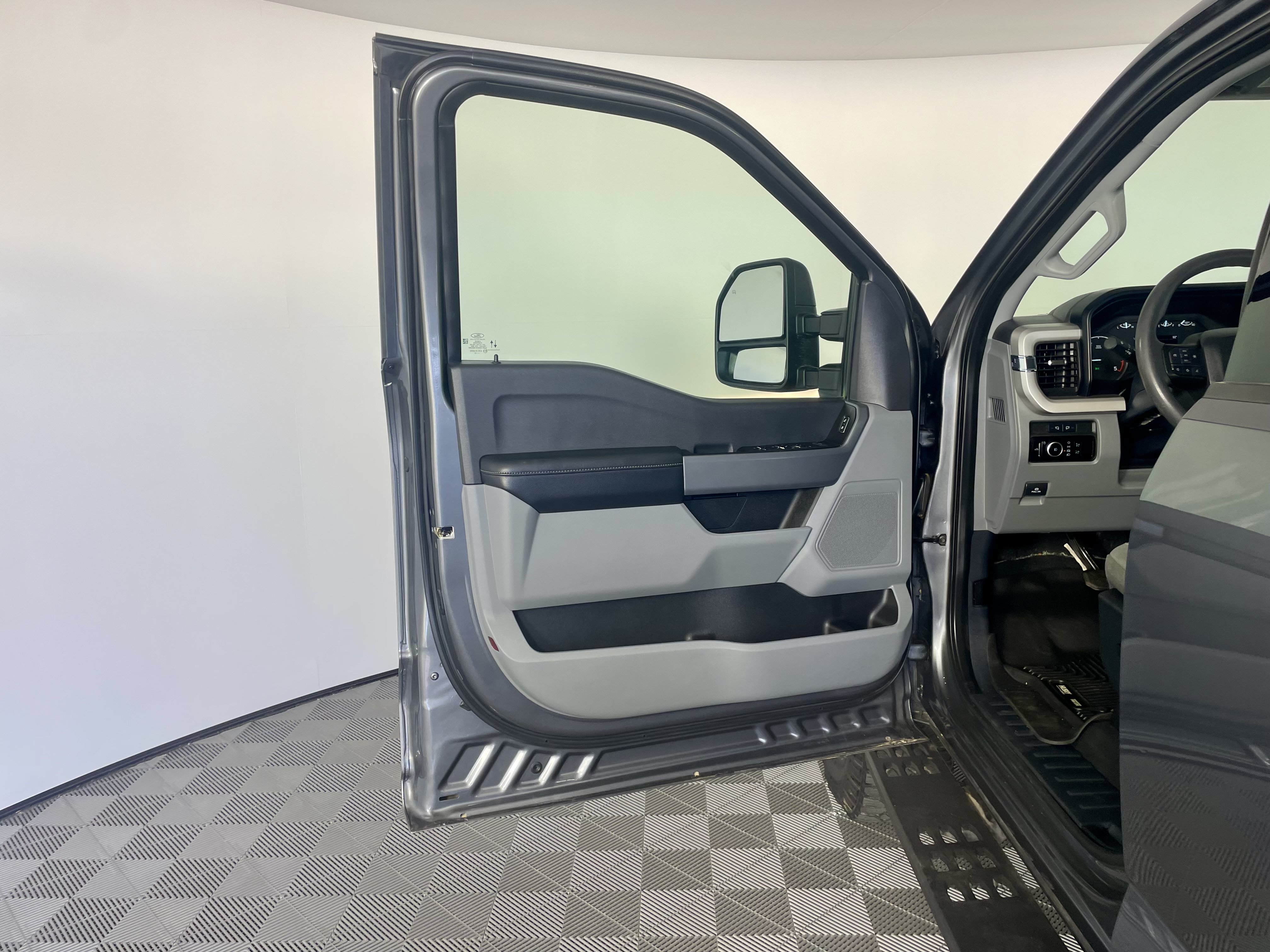 Used 2023 Ford F350 XLT w/ Tremor Off-Road Package AWD/4WD image 10