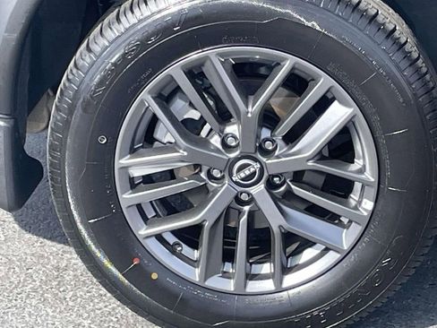 Used 2023 Nissan Rogue S image 12