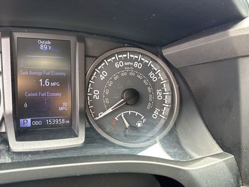 Used 2017 Toyota Tacoma TRD Sport w/ Tow Package RWD image 47