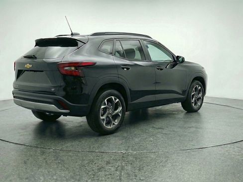 Used 2025 Chevrolet Trax LT image 9