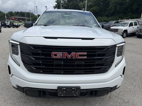 Used 2024 GMC Sierra 1500 Pro w/ Graphite Edition AWD/4WD image 2