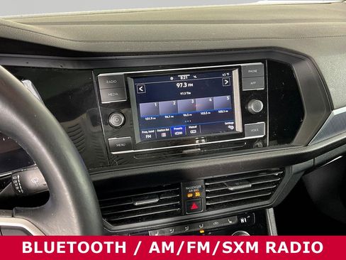 Used 2022 Volkswagen Jetta SE FWD image 9