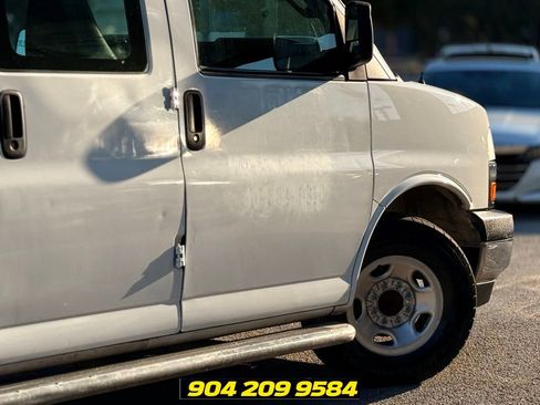 Used 2019 Chevrolet Express 2500 w/ Driver Convenience Package RWD image 8