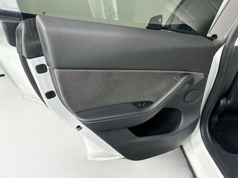 Used 2023 Tesla Model Y Long Range AWD/4WD image 26
