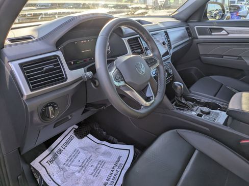 Used 2022 Volkswagen Atlas Cross Sport SE image 9