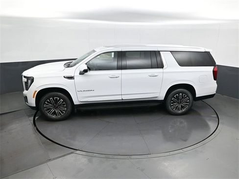 New 2026 GMC Yukon XL Elevation w/ Elevation Premium Package image 21