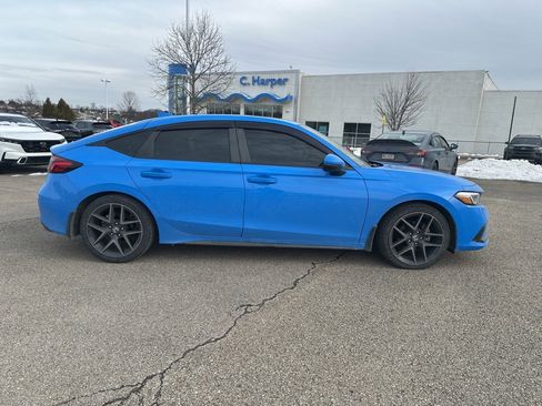 Used 2023 Honda Civic Sport Touring image 2