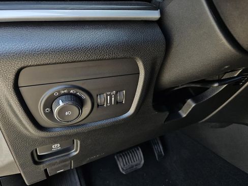 New 2025 Jeep Grand Cherokee L Limited w/ Black Appearance Package image 17