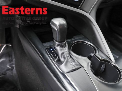 Used 2019 Toyota Camry SE image 13