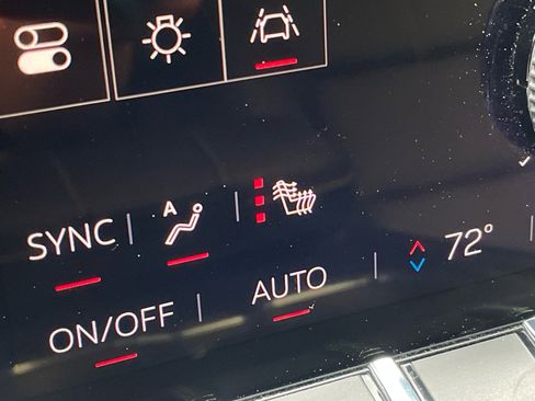 Used 2025 GMC Acadia Elevation w/ Super Cruise Package FWD image 12