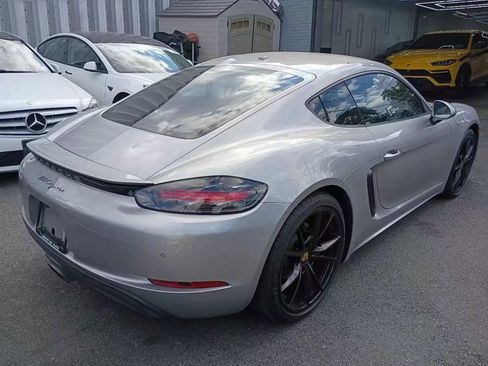Used 2018 Porsche 718 Cayman RWD image 4