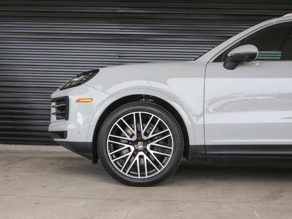 Certified 2026 Porsche Cayenne AWD/4WD image 13