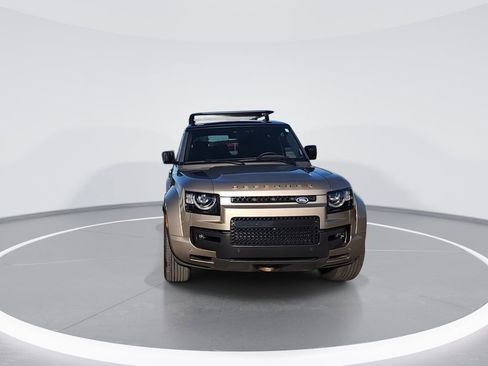 Used 2025 Land Rover Defender 110 image 3