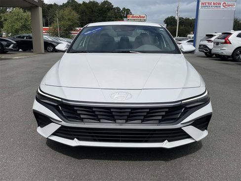 Used 2024 Hyundai Elantra SEL image 7