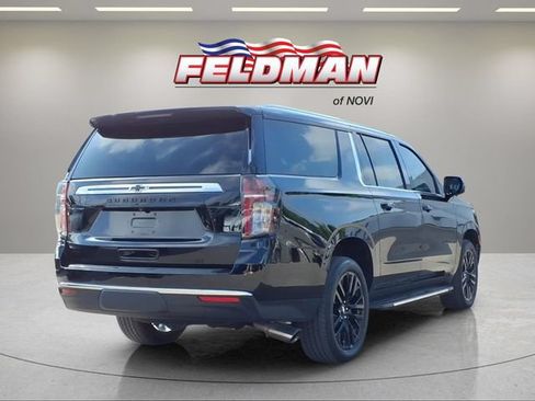 Used 2023 Chevrolet Suburban LT w/ LT Signature Plus Package AWD/4WD image 6