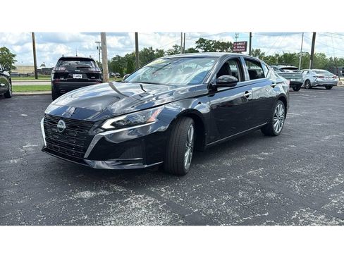 Used 2023 Nissan Altima 2.5 SL AWD/4WD image 3