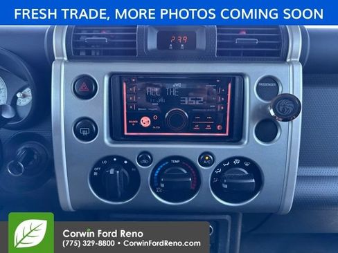 Used 2010 Toyota FJ Cruiser 4WD image 18
