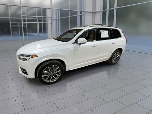 Used 2019 Volvo XC90 T6 Momentum image 4
