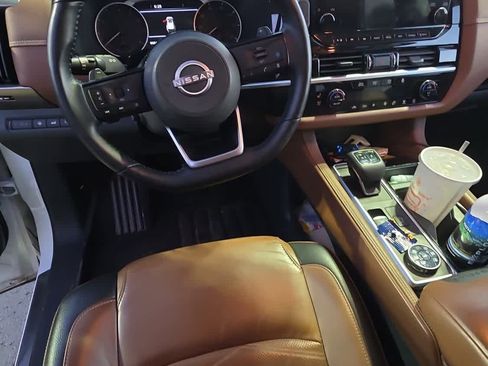 Used 2022 Nissan Pathfinder Platinum w/ Lighting Package (N93) image 11