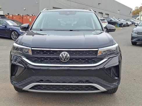 Used 2024 Volkswagen Taos SE image 27