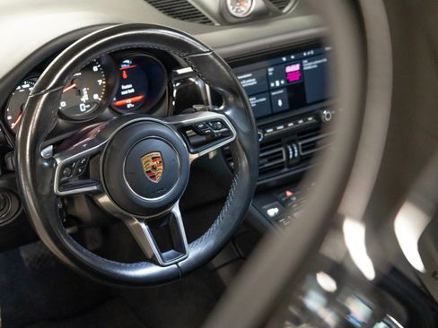 Certified 2020 Porsche Macan AWD/4WD image 15