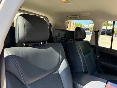 Used 2015 Lexus LX 570 4WD image 85