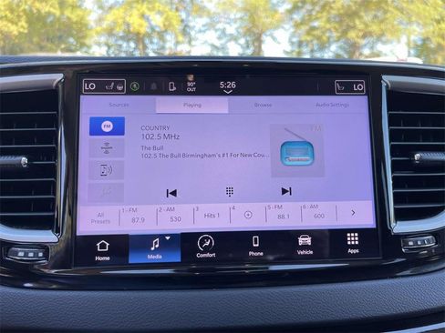 Used 2024 Chrysler Pacifica Touring-L image 17