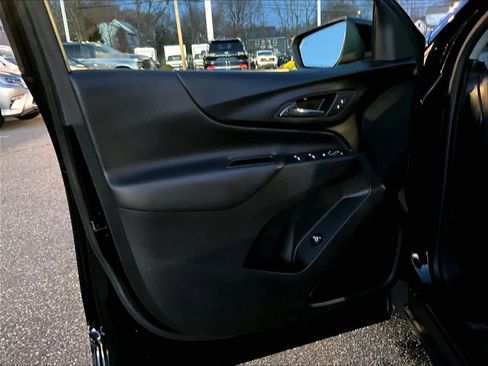 Certified 2022 Chevrolet Equinox LT image 9