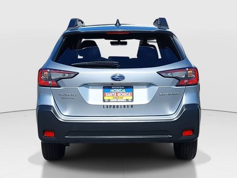 Used 2025 Subaru Outback Premium image 6