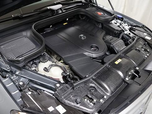 Certified 2026 Mercedes-Benz GLS 450 4MATIC image 40