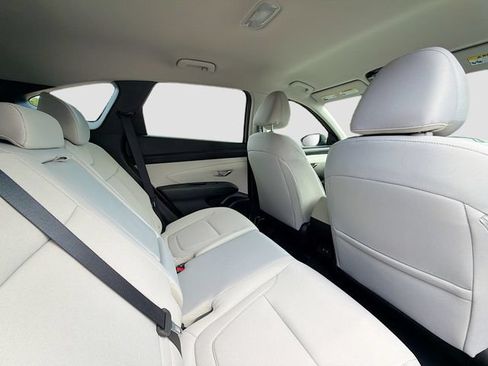 Used 2025 Hyundai Tucson SE FWD image 25
