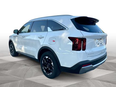 Used 2026 Kia Sorento S w/ S Panoramic Sunroof Package FWD image 6