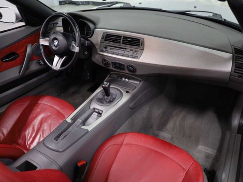 Used 2003 BMW Z4 2.5i image 6