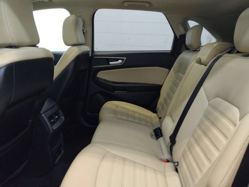 Used 2020 Ford Edge SEL w/ Convenience Package FWD image 18