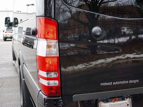 Used 2014 Mercedes-Benz Sprinter 2500 image 91