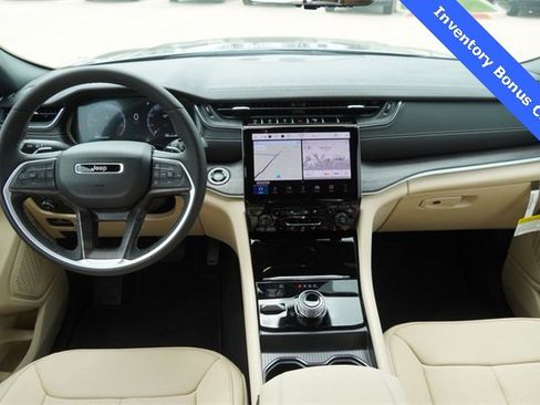 New 2025 Jeep Grand Cherokee L Limited w/ Luxury Tech Group II image 14