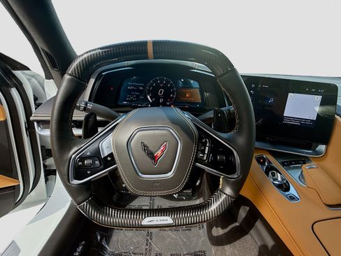 Used 2024 Chevrolet Corvette Z06 RWD image 8