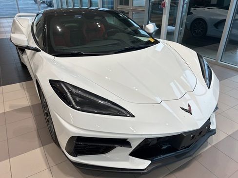 Used 2024 Chevrolet Corvette Stingray Premium Conv w/ Z51 Performance Package image 3