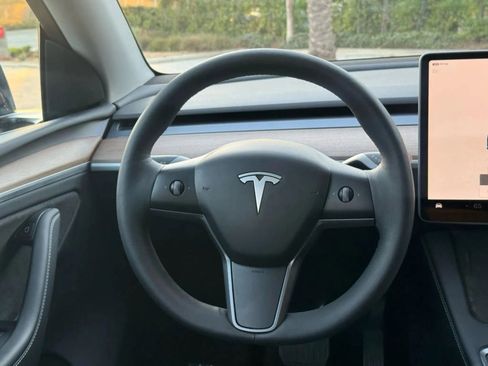 Used 2023 Tesla Model Y Long Range image 24