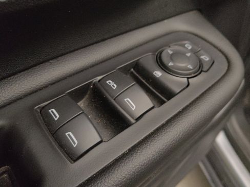 Used 2023 GMC Terrain SLT w/ Elevation Edition image 27