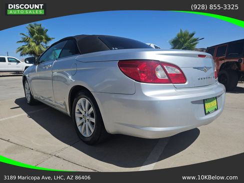 Used 2008 Chrysler Sebring Touring w/ Electronics Convenience Group FWD image 5