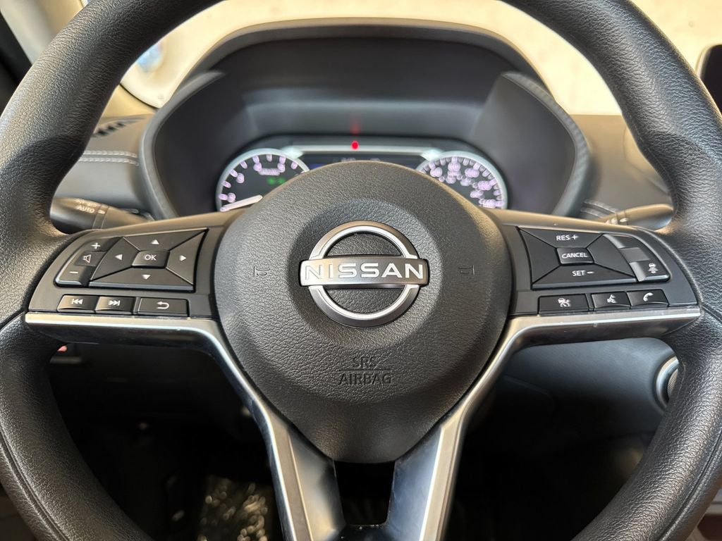 Used 2025 Nissan Sentra SV FWD image 21