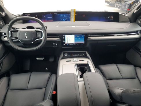 New 2025 Lincoln Navigator Reserve w/ Jet Appearance Package AWD/4WD image 15