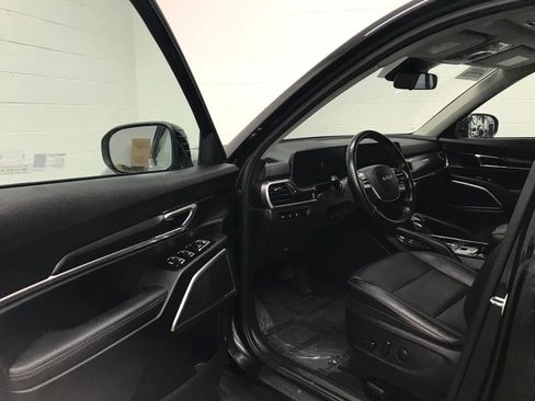 Used 2024 Kia Telluride S w/ S Sunroof Package image 11