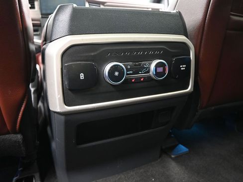 Used 2022 Ford Expedition Limited image 29