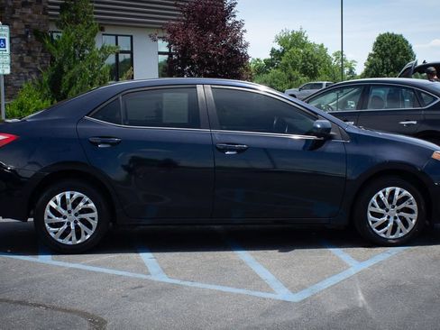 Used 2019 Toyota Corolla LE FWD image 12