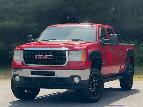 Used 2011 GMC Sierra 2500 SLE w/ SLE Preferred Package AWD/4WD image 1