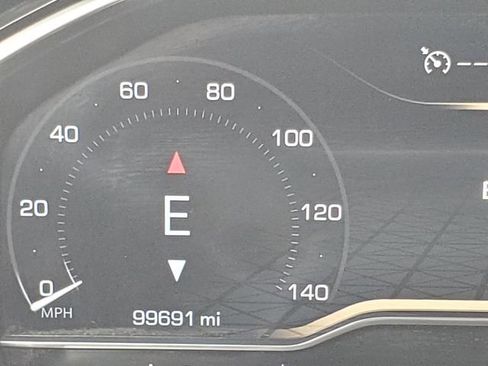 Used 2023 GMC Sierra 1500 SLT w/ SLT Convenience Package image 31