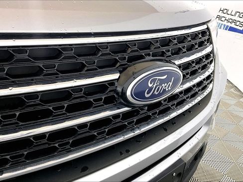 Used 2021 Ford Explorer XLT RWD image 24